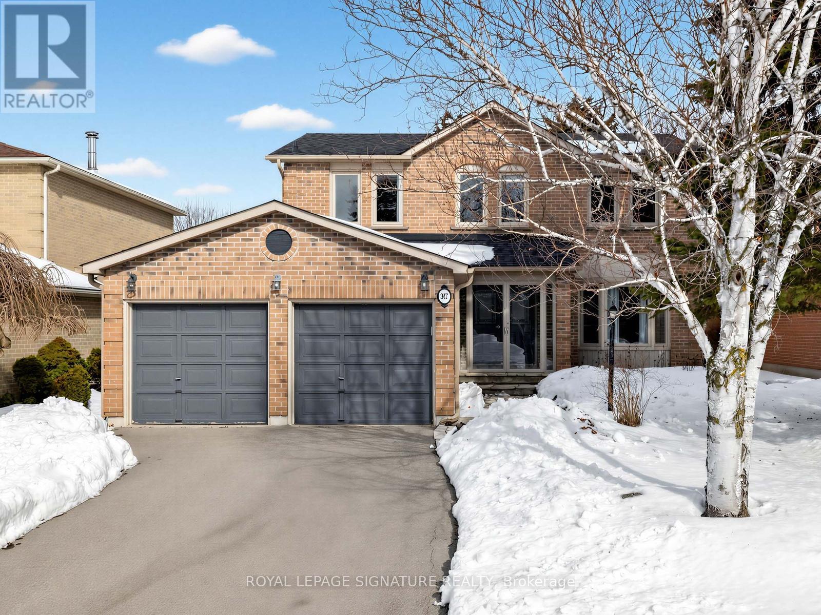 367 Salisbury Lane, Newmarket (Bristol-London), Ontario  L3Y 8A4 - Photo 2 - N12854890
