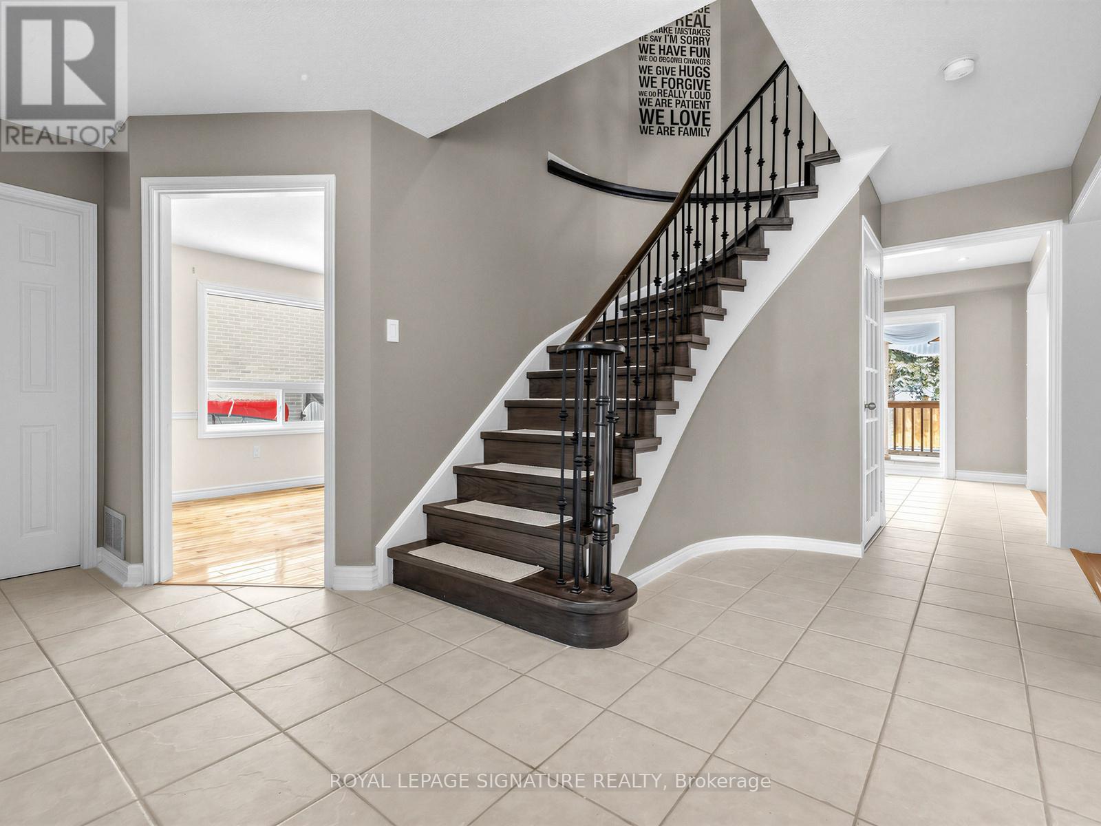 367 Salisbury Lane, Newmarket (Bristol-London), Ontario  L3Y 8A4 - Photo 5 - N12854890