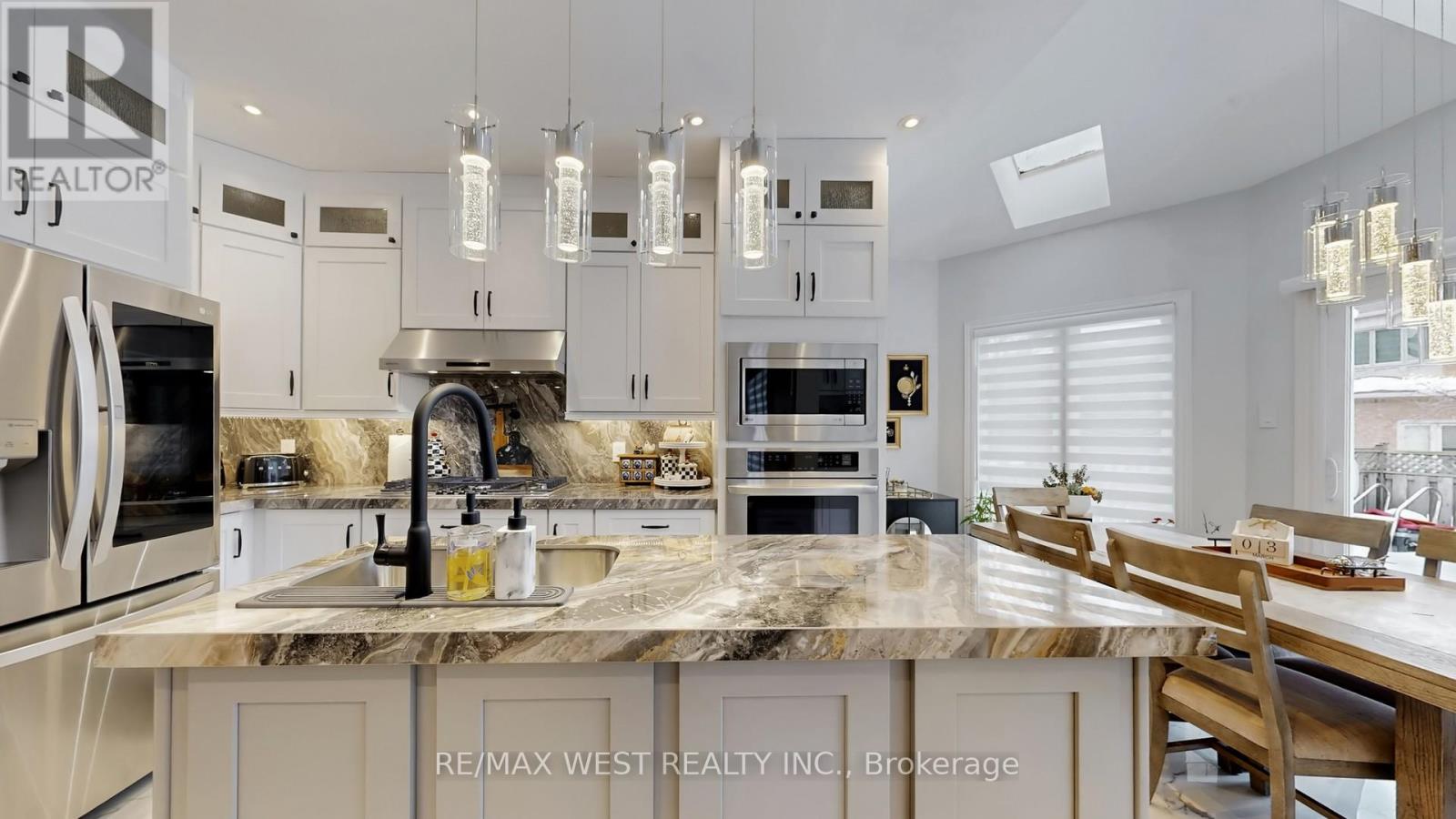 31 Mulholland Drive, Vaughan (Beverley Glen), Ontario  L4J 7T7 - Photo 10 - N12854910