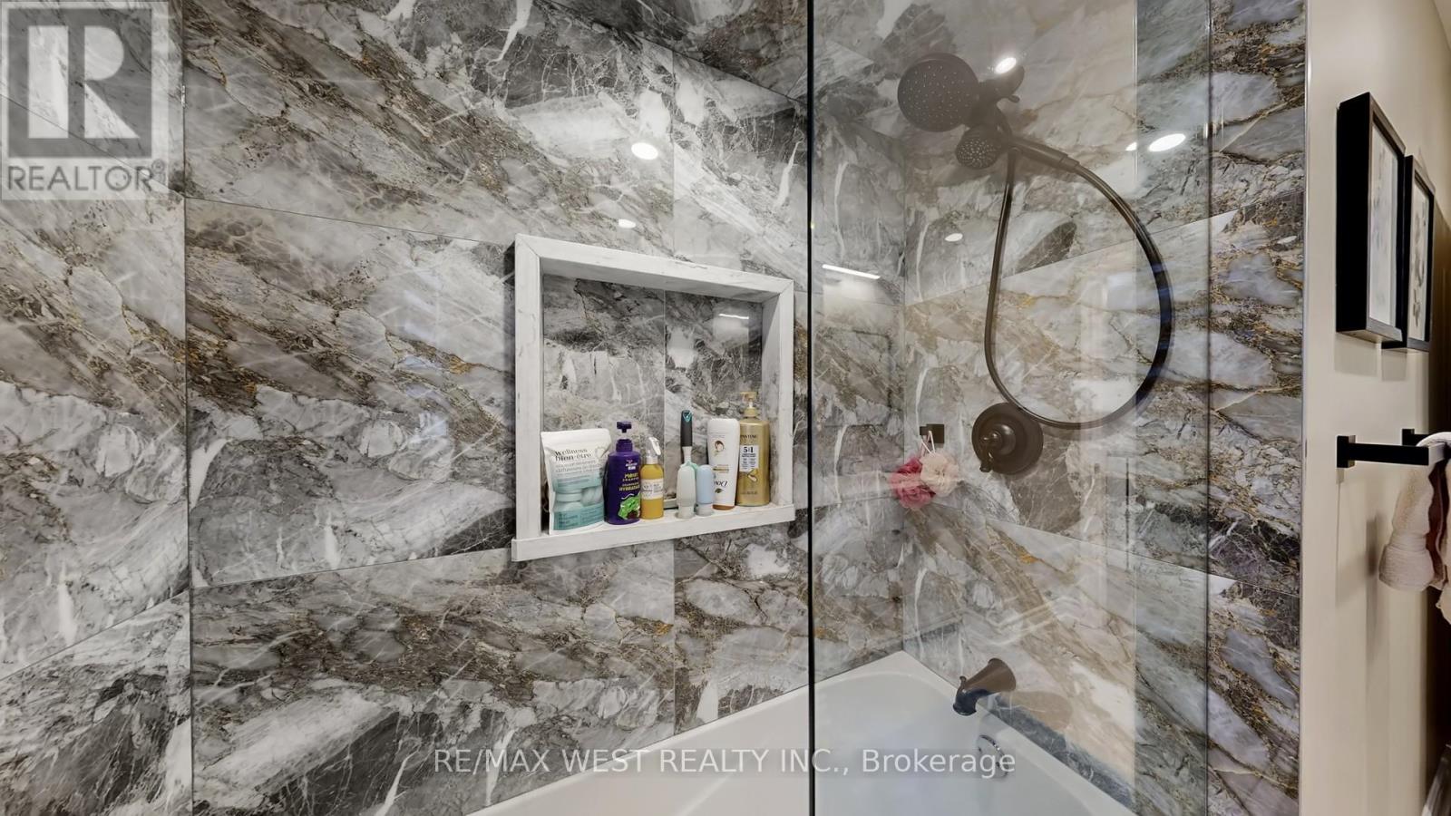 31 Mulholland Drive, Vaughan (Beverley Glen), Ontario  L4J 7T7 - Photo 34 - N12854910