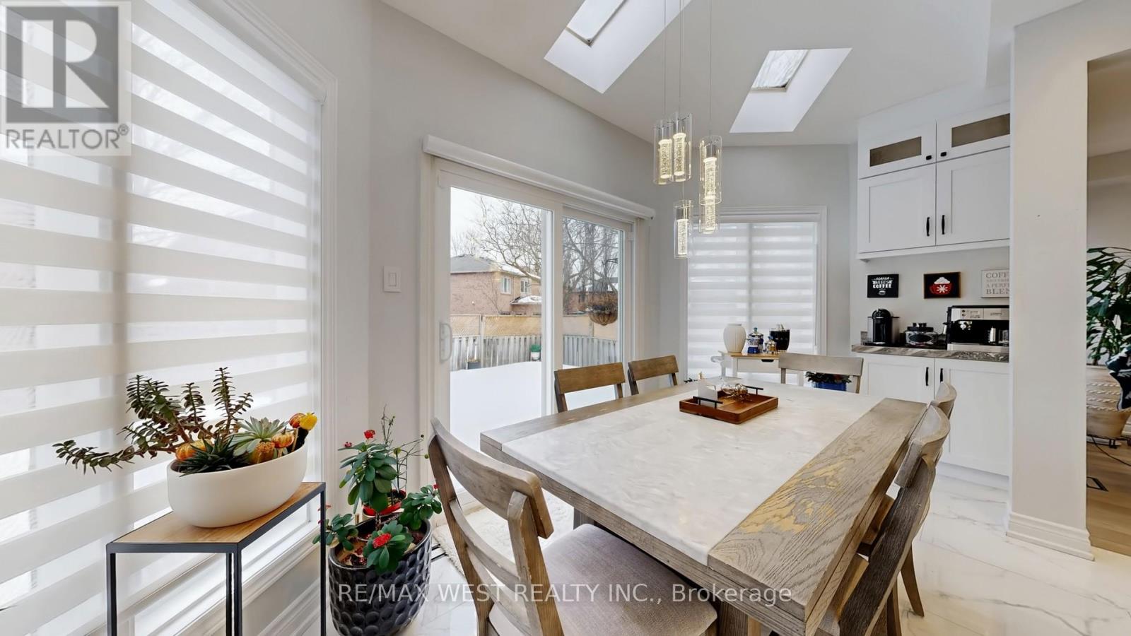 31 Mulholland Drive, Vaughan (Beverley Glen), Ontario  L4J 7T7 - Photo 9 - N12854910