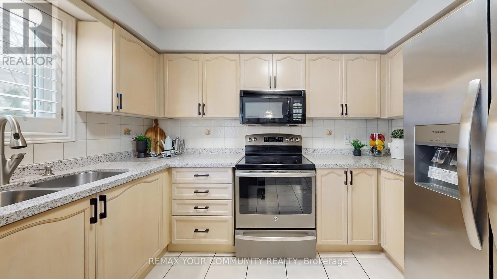 8734 Martin Grove Road, Vaughan, Ontario  L4H 1G2 - Photo 7 - N12854958