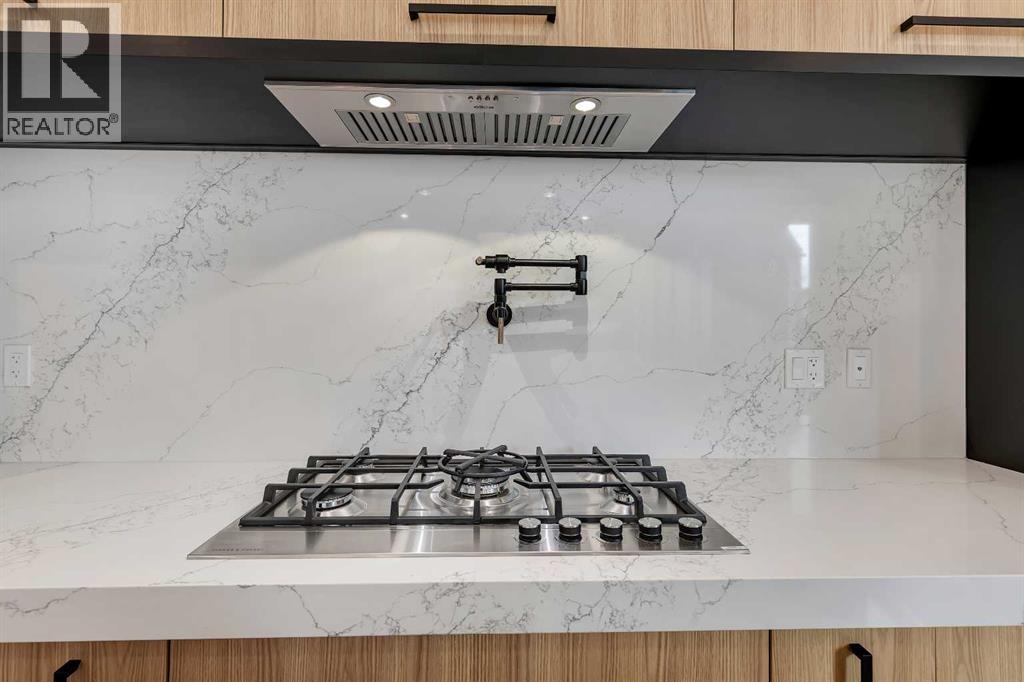 342 Normandy Drive Sw, Calgary, Alberta  T3E 8G8 - Photo 12 - A2276736