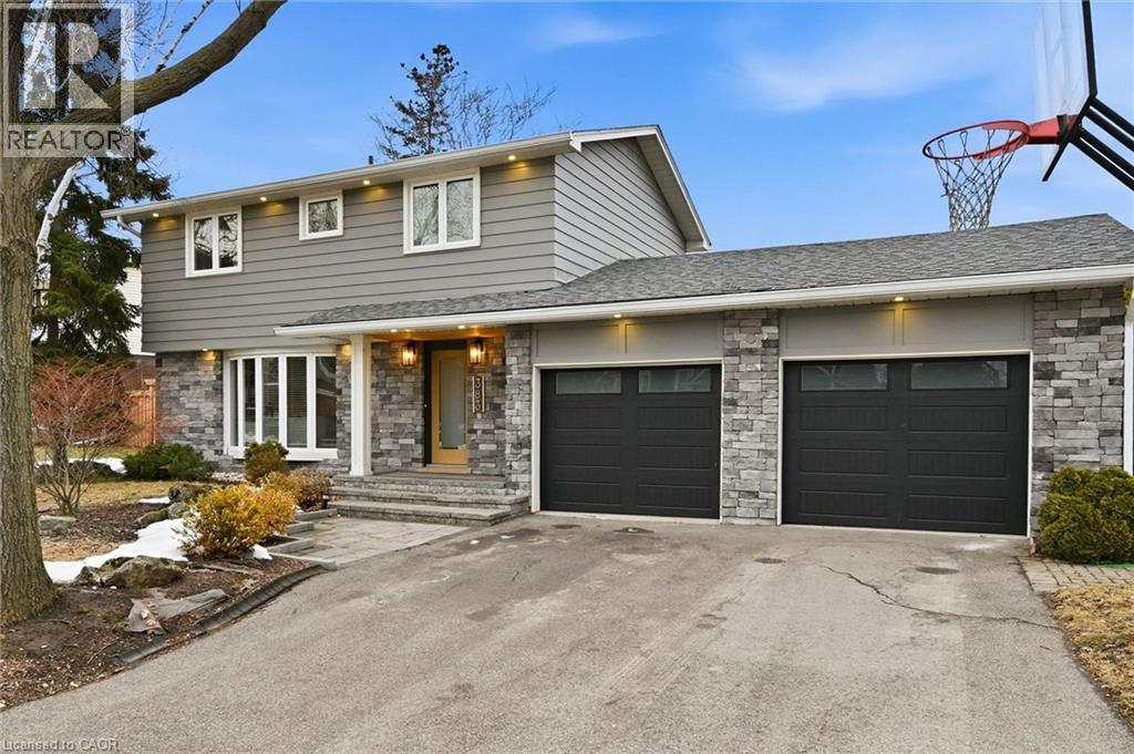 383 COSBURN Crescent, Burlington, Ontario