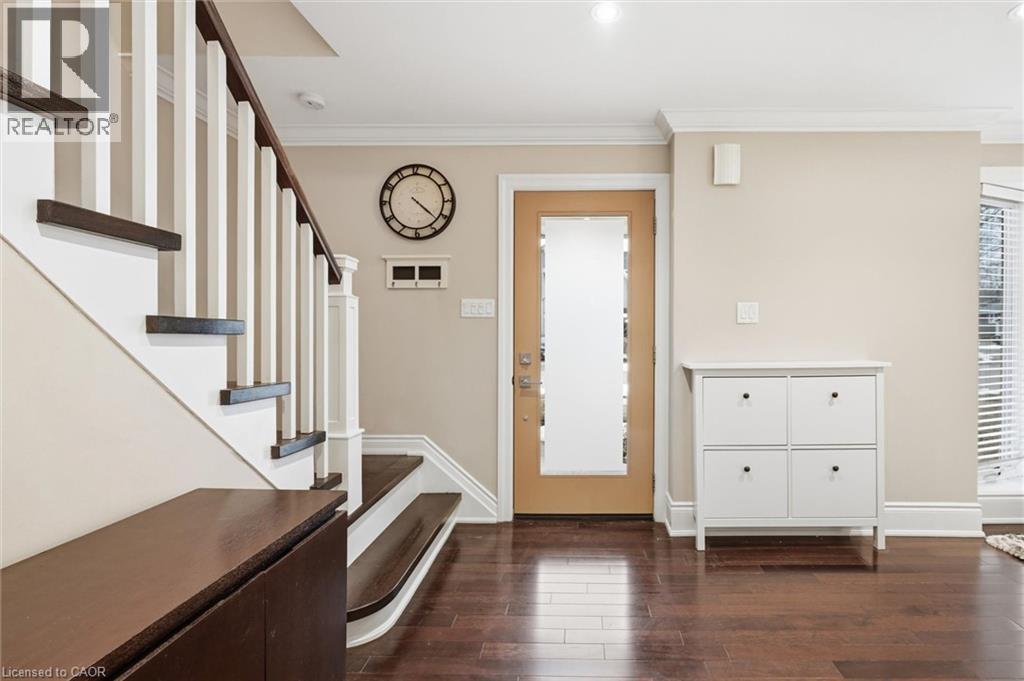 383 Cosburn Crescent, Burlington, Ontario  L7L 2W5 - Photo 3 - 40809043