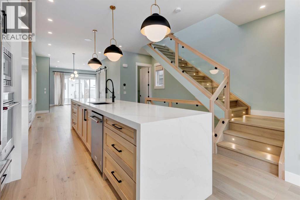 2425 27 Street Sw, Calgary, Alberta  T3E 2G2 - Photo 3 - A2290714