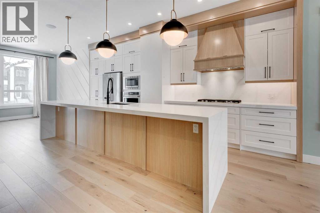 2425 27 Street SW, Calgary, Alberta