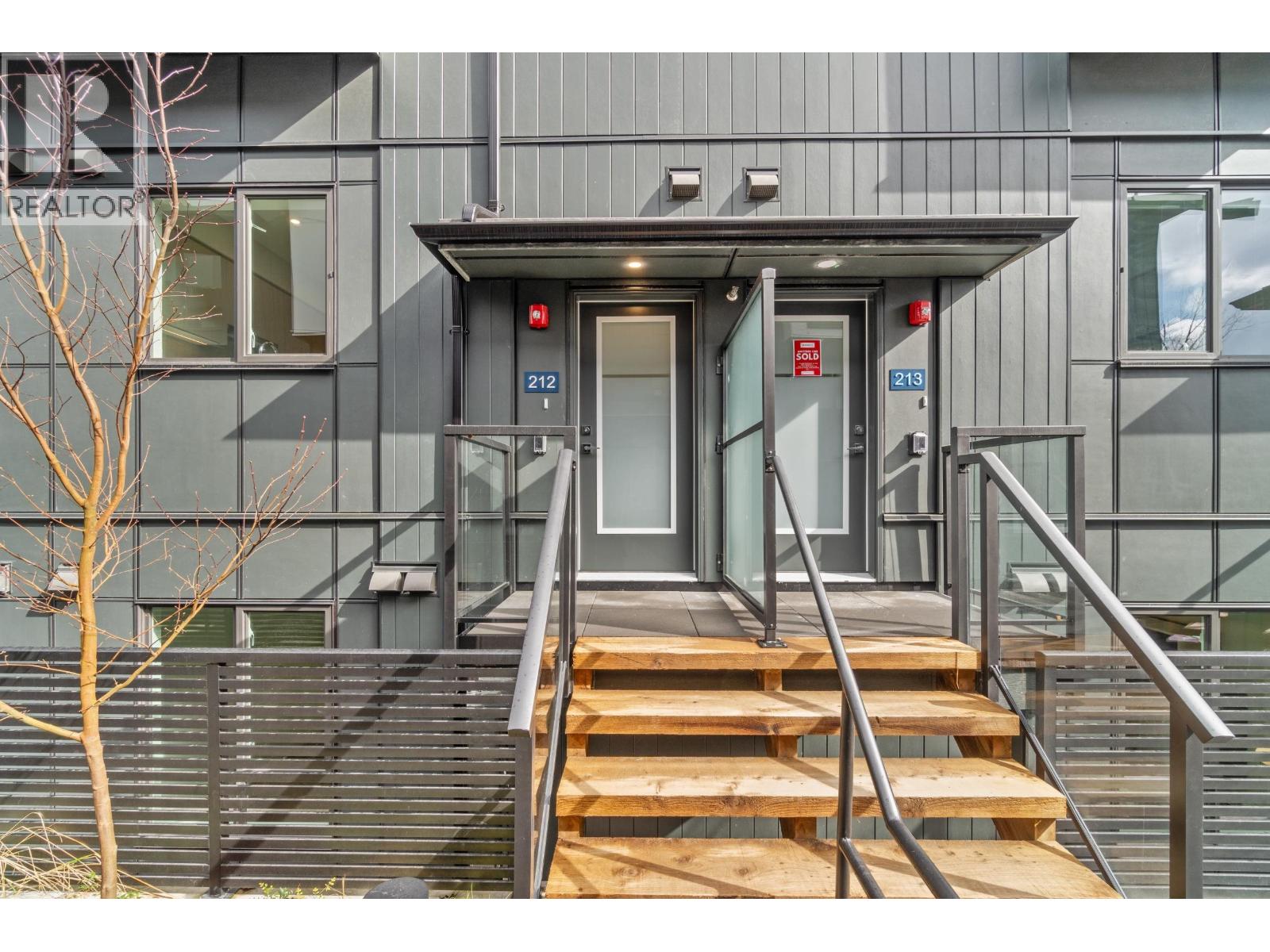 203 7161 17th Avenue, Burnaby, British Columbia  V3N 0K1 - Photo 4 - R3094728