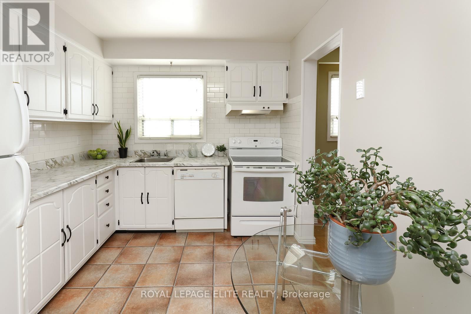 7396 Bybrook Drive, Mississauga (Malton), Ontario  L4T 3R2 - Photo 11 - W12854812