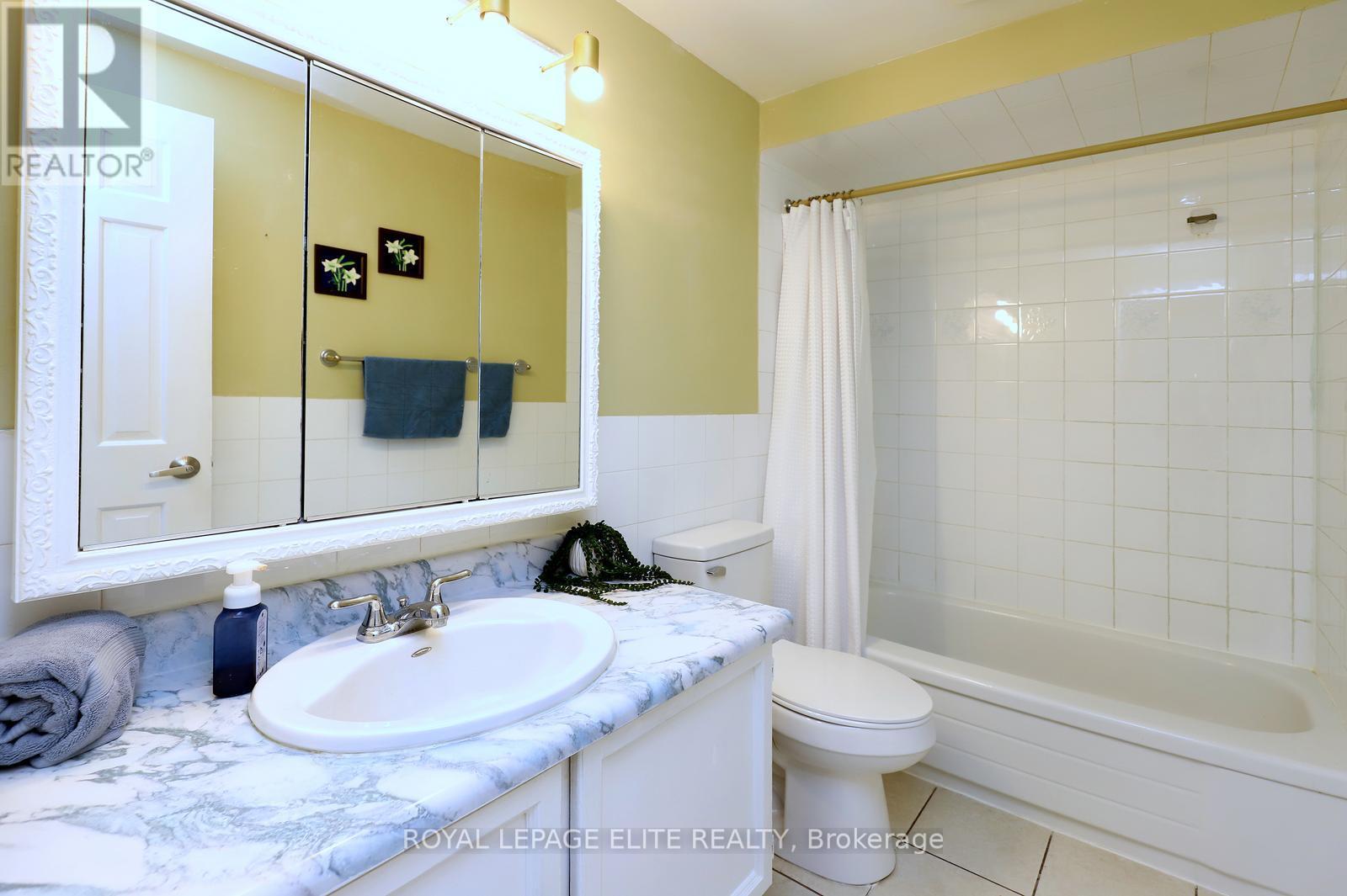 7396 Bybrook Drive, Mississauga (Malton), Ontario  L4T 3R2 - Photo 17 - W12854812