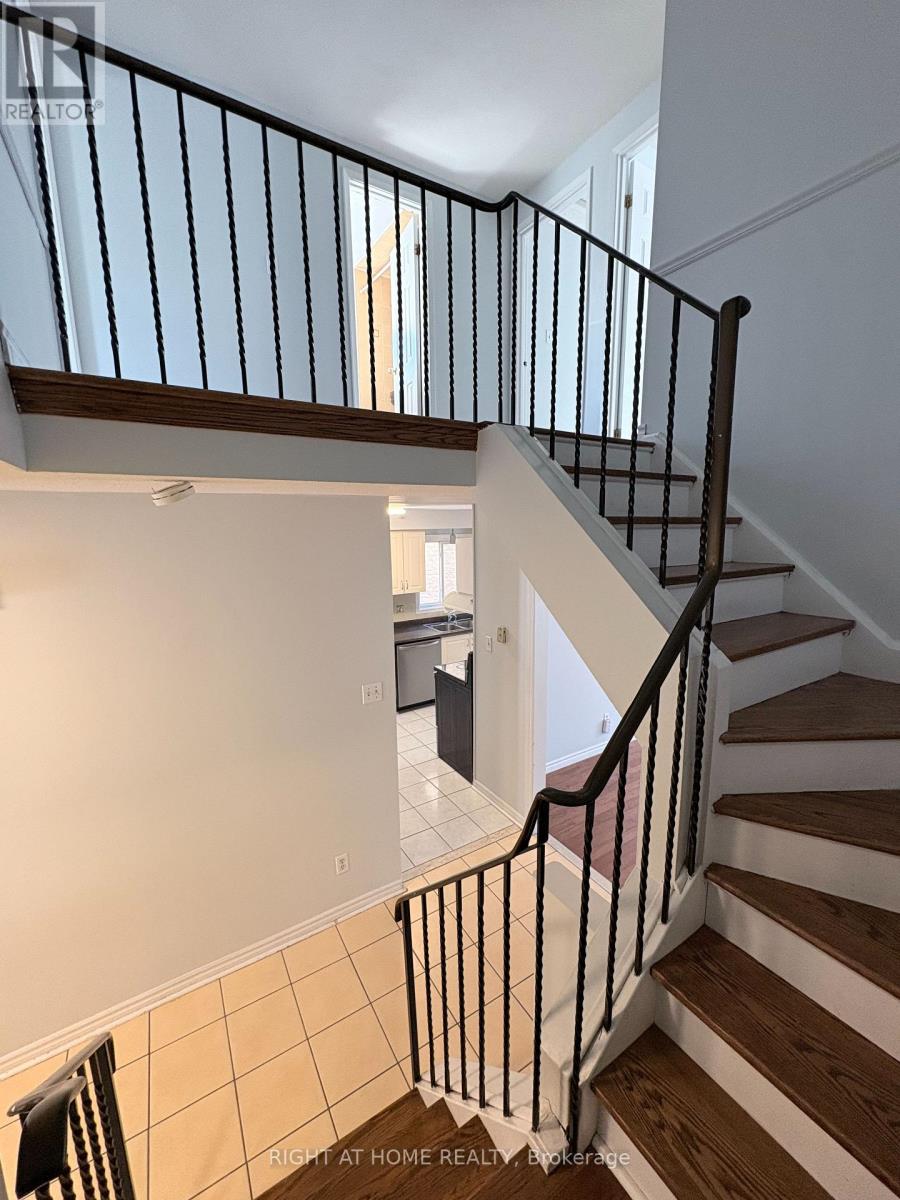 801 Edgehill Road N, Mississauga, Ontario  L5H 3Y2 - Photo 11 - W12854840