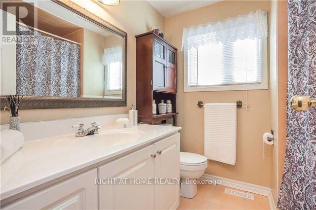 801 Edgehill Road N, Mississauga, Ontario  L5H 3Y2 - Photo 14 - W12854840