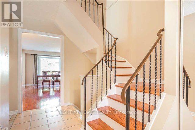 801 Edgehill Road N, Mississauga, Ontario  L5H 3Y2 - Photo 3 - W12854840