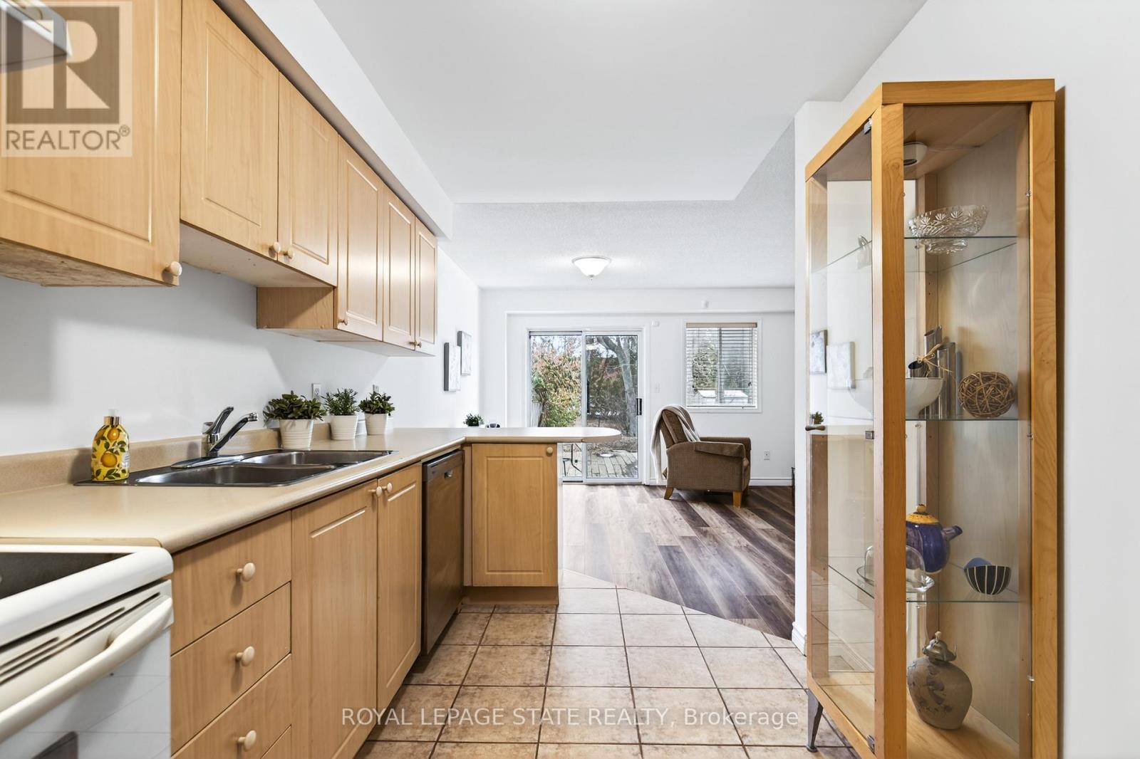 1279 Nottingham Avenue, Burlington (Mountainside), Ontario  L7P 2R5 - Photo 11 - W12854924