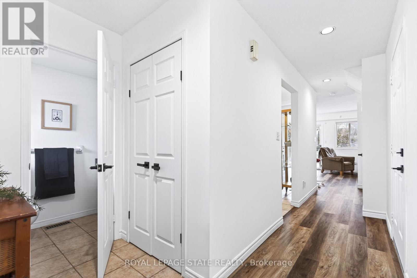 1279 Nottingham Avenue, Burlington (Mountainside), Ontario  L7P 2R5 - Photo 4 - W12854924