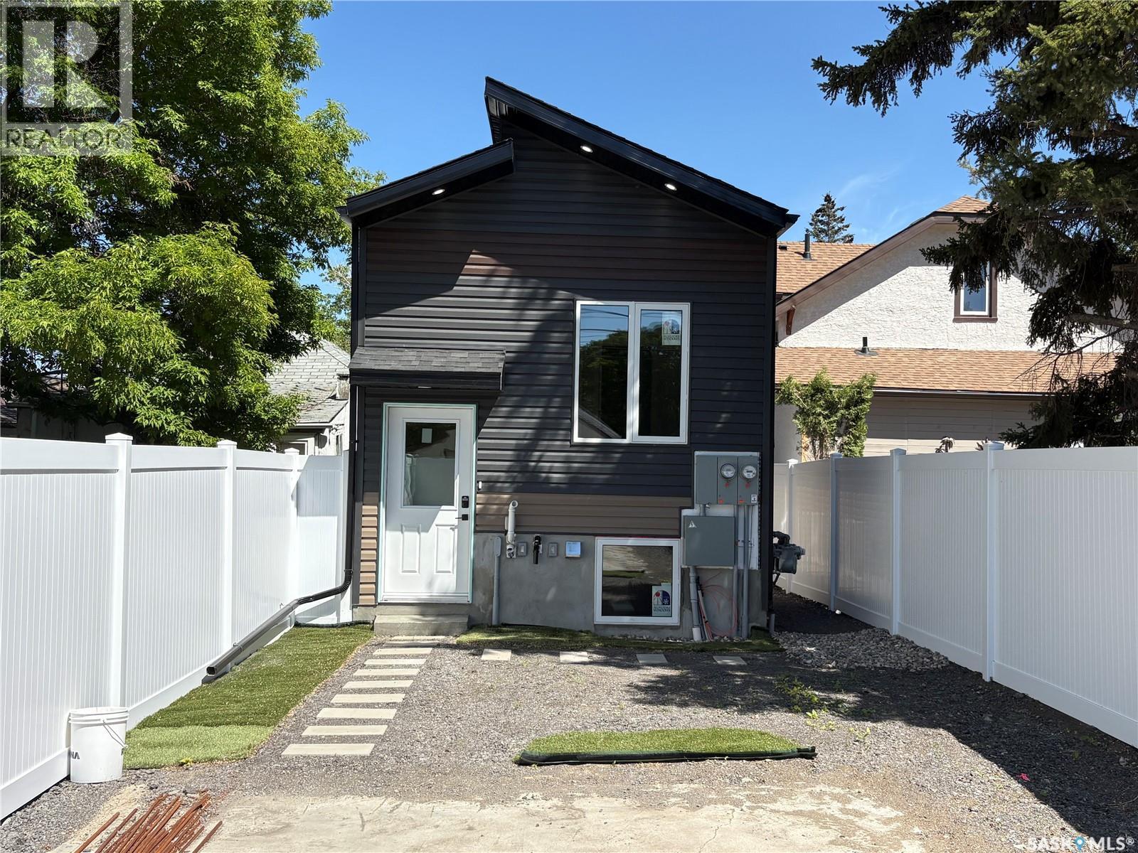 1652 Montreal Street, Regina, Saskatchewan  S4P 1K6 - Photo 2 - SK029797