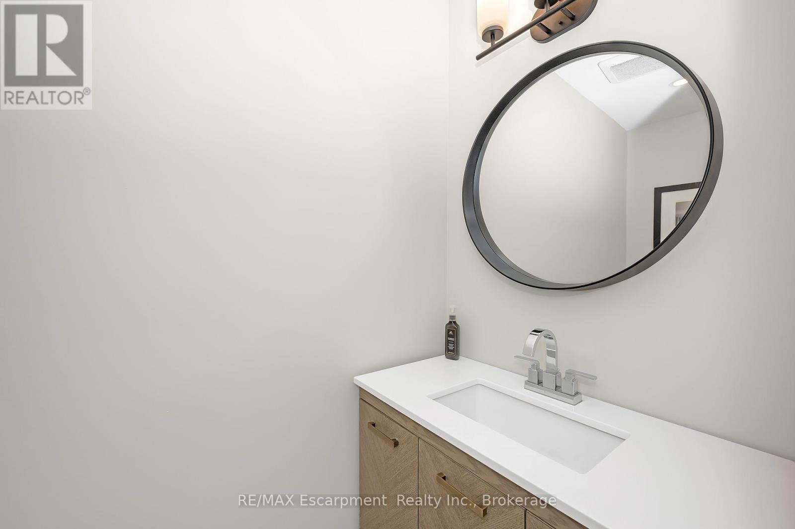 357 Nahani Way, Mississauga (Hurontario), Ontario  L4Z 3B1 - Photo 7 - W12855084