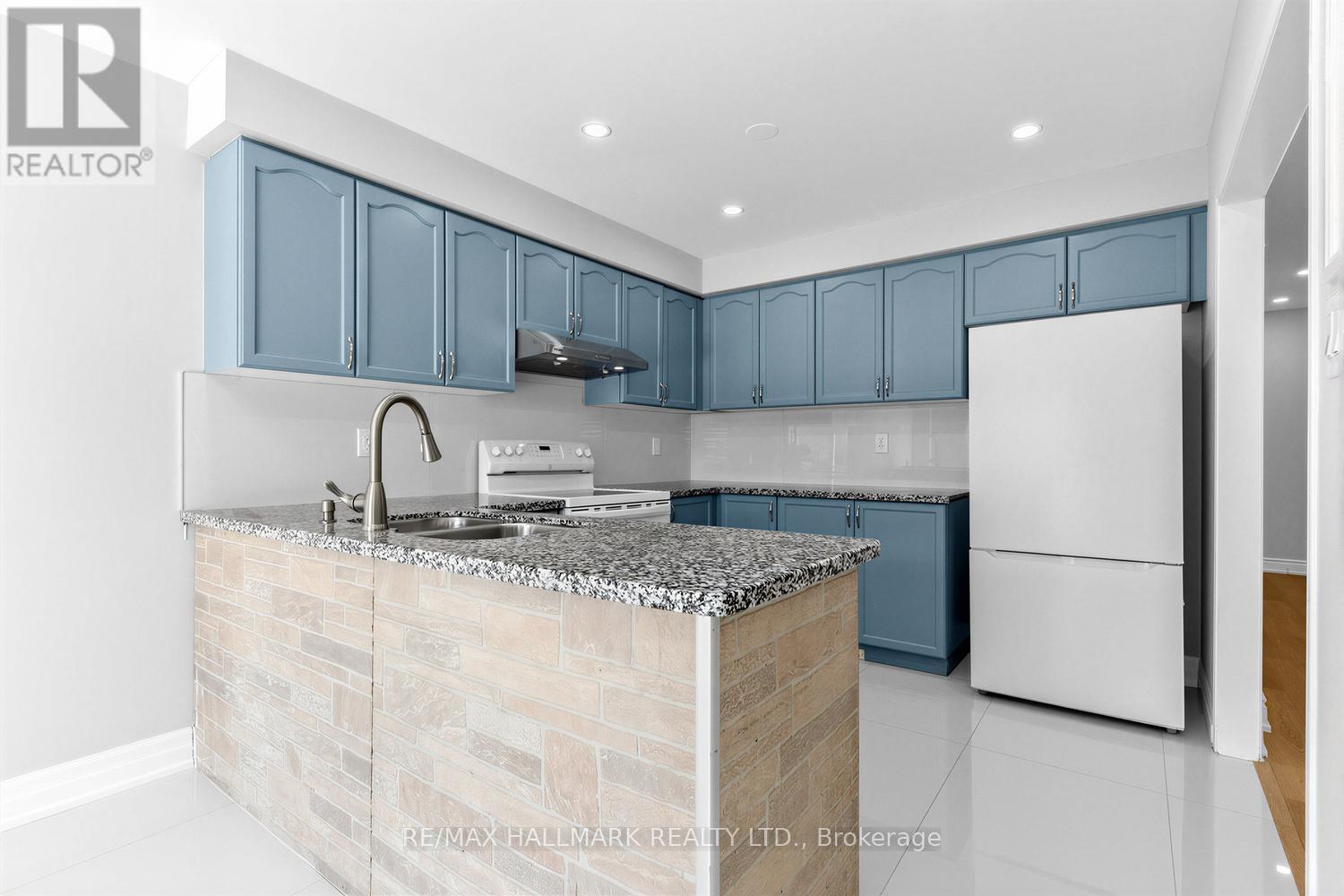 11 Dring Street, Ajax, Ontario  L1T 4Y2 - Photo 11 - E12854582