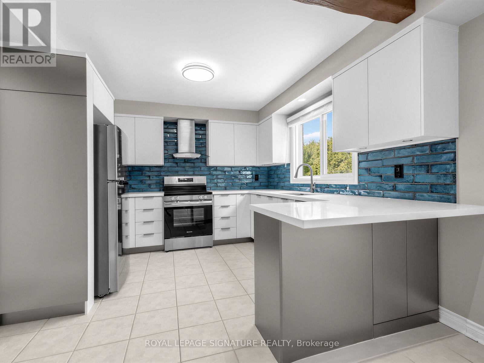 367 Salisbury Lane, Newmarket (Bristol-London), Ontario  L3Y 8A4 - Photo 11 - N12854890