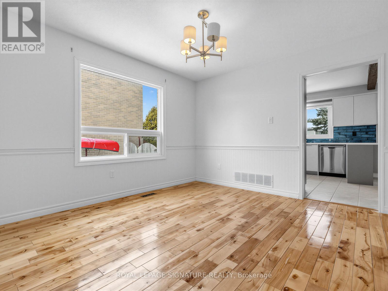 367 Salisbury Lane, Newmarket (Bristol-London), Ontario  L3Y 8A4 - Photo 13 - N12854890