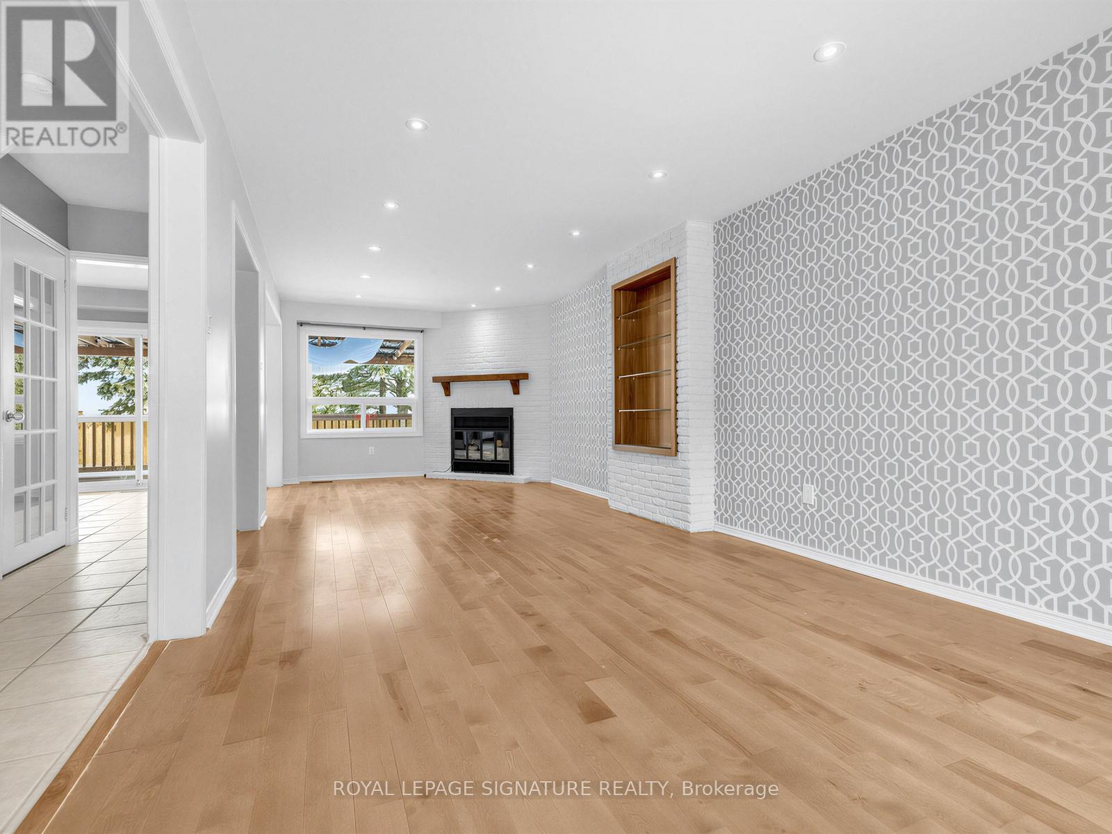 367 Salisbury Lane, Newmarket (Bristol-London), Ontario  L3Y 8A4 - Photo 8 - N12854890