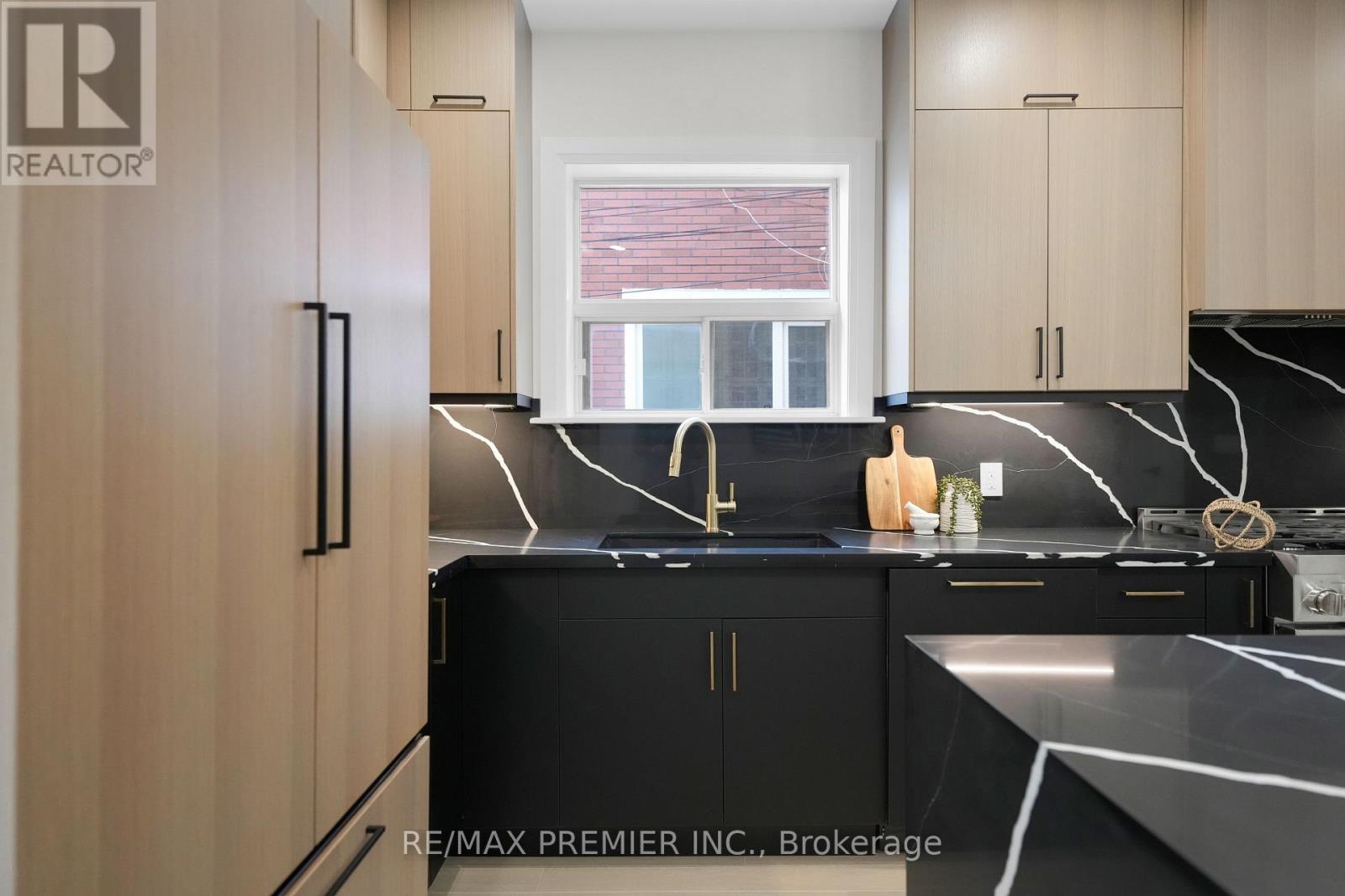 388 Crawford Street, Toronto, Ontario  M6J 2V9 - Photo 13 - C12849982