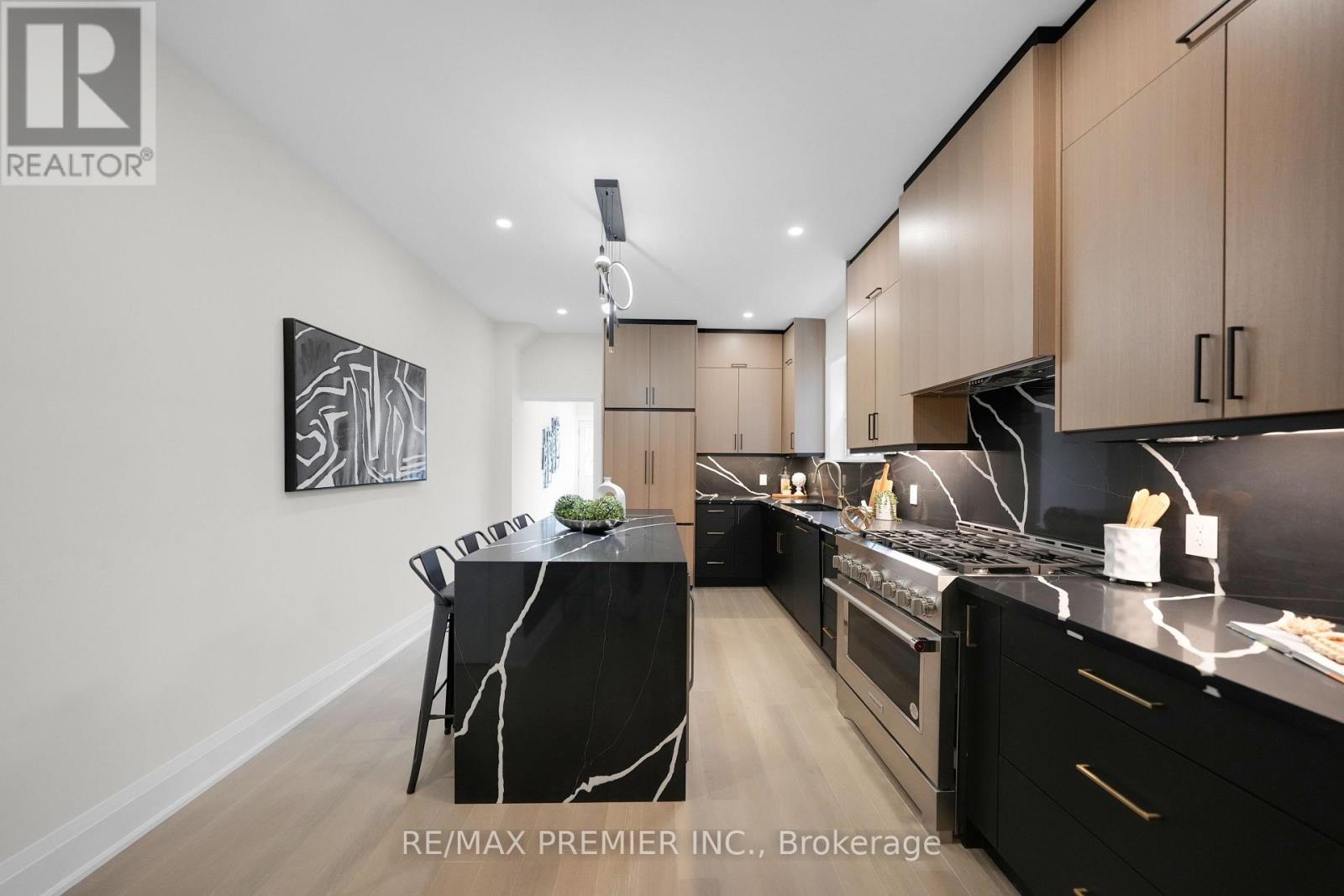 388 Crawford Street, Toronto, Ontario  M6J 2V9 - Photo 11 - C12849982