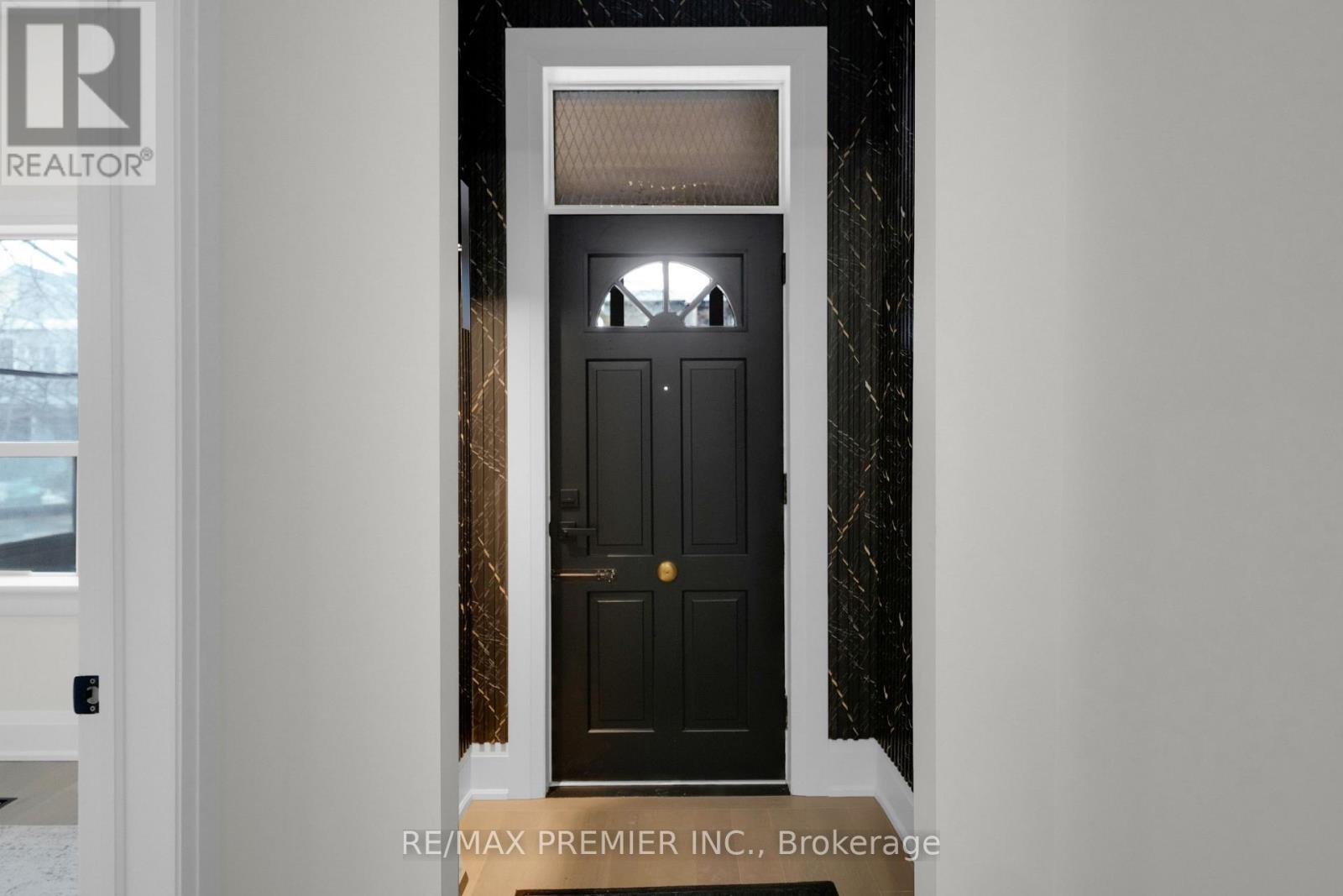 388 Crawford Street, Toronto, Ontario  M6J 2V9 - Photo 2 - C12849982