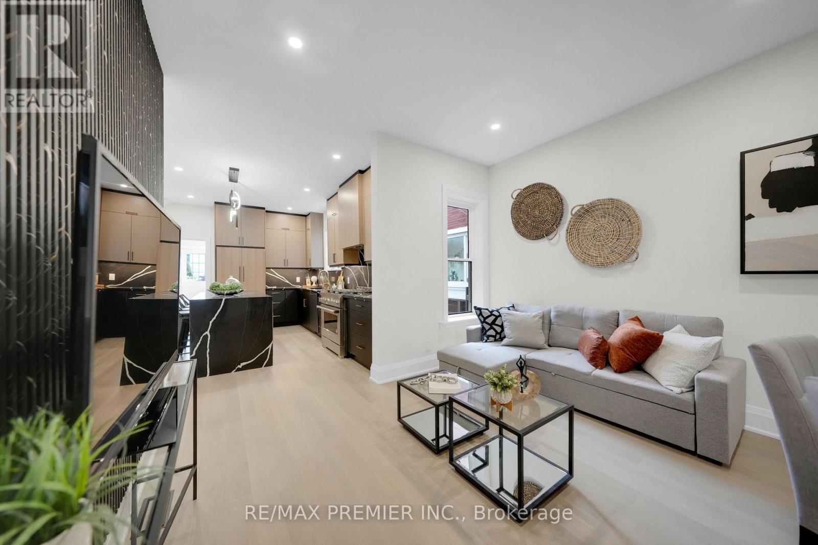 388 Crawford Street, Toronto, Ontario  M6J 2V9 - Photo 7 - C12849982