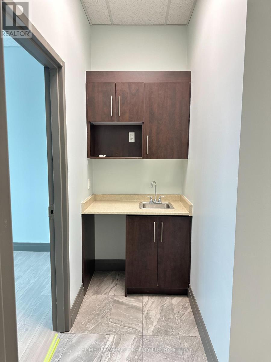 213 A - 2970 Drew Road, Mississauga, Ontario  L4T 0A7 - Photo 5 - W12852084