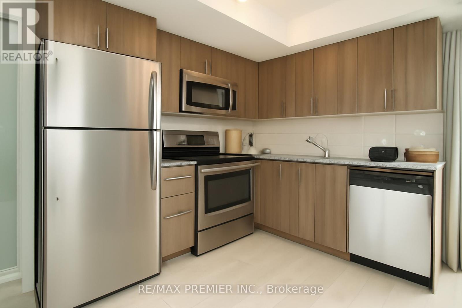 1303 - 3091 Dufferin Street, Toronto, Ontario  M6A 0C4 - Photo 4 - W12854284