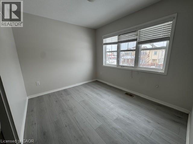 208 Pineglen Crescent Unit# Upper, Kitchener, Ontario  N2R 0G2 - Photo 2 - 40810264