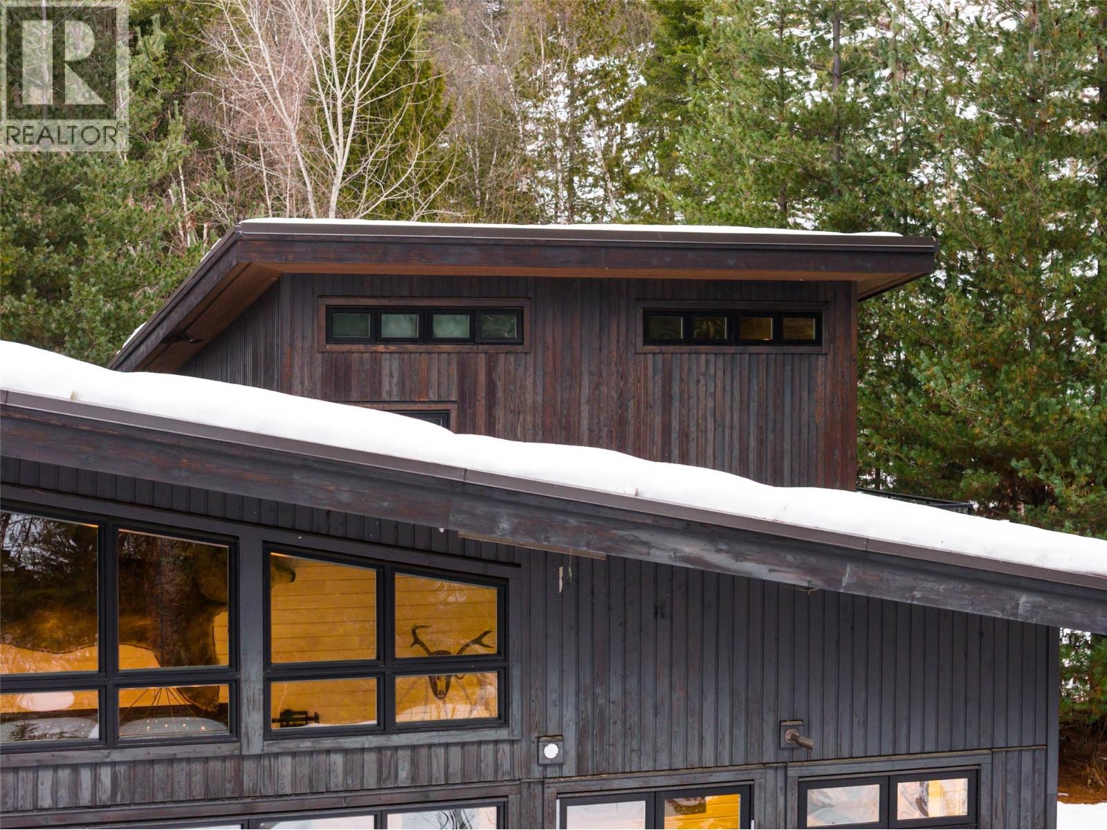 2083 Mountain Gate Road, Revelstoke, British Columbia  V0E 2S0 - Photo 10 - 10375469