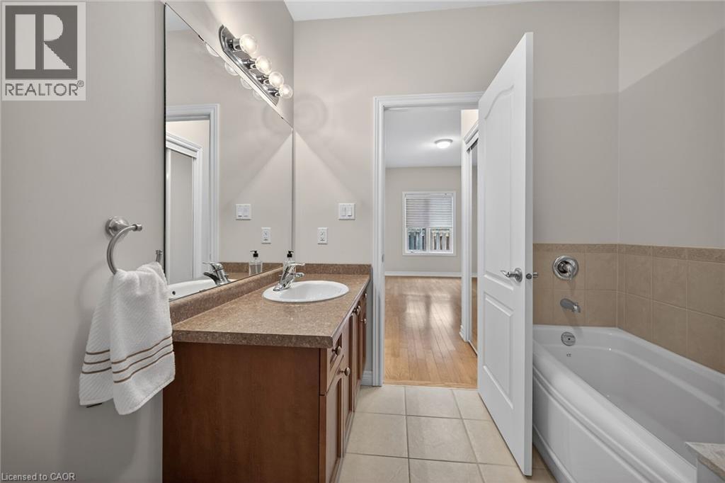 15 Grovetree Trail, Glanbrook, Ontario  L9B 0B8 - Photo 19 - 40810091