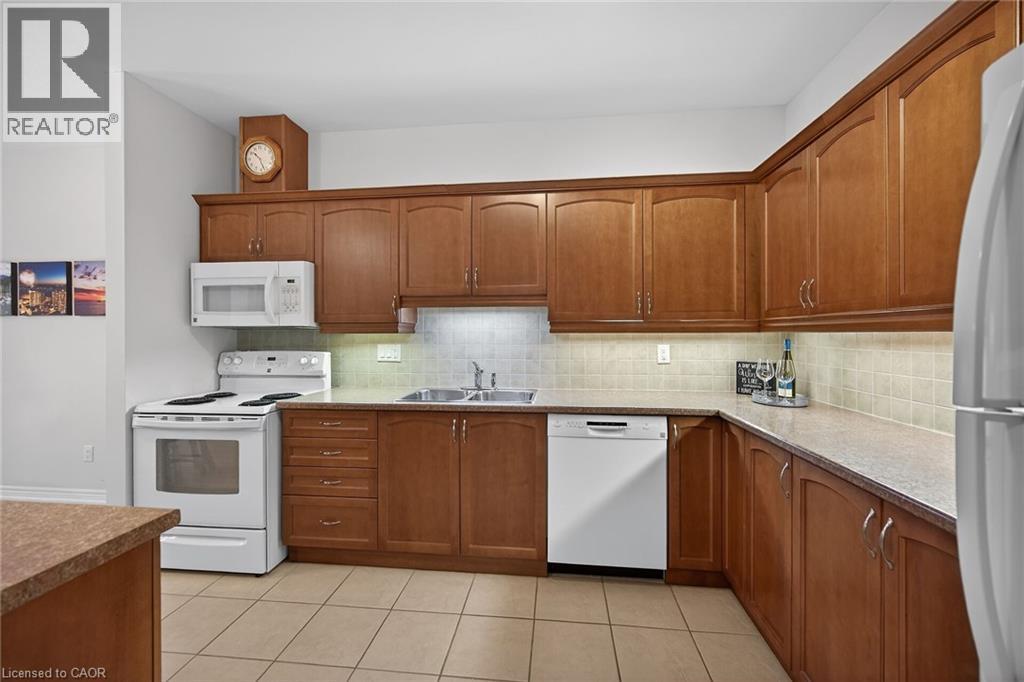 15 Grovetree Trail, Glanbrook, Ontario  L9B 0B8 - Photo 7 - 40810091