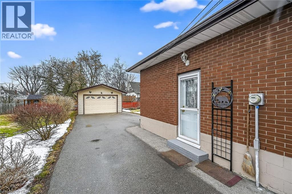 814 Cedar Street, Dunnville, Ontario  N1A 2K2 - Photo 45 - 40810266