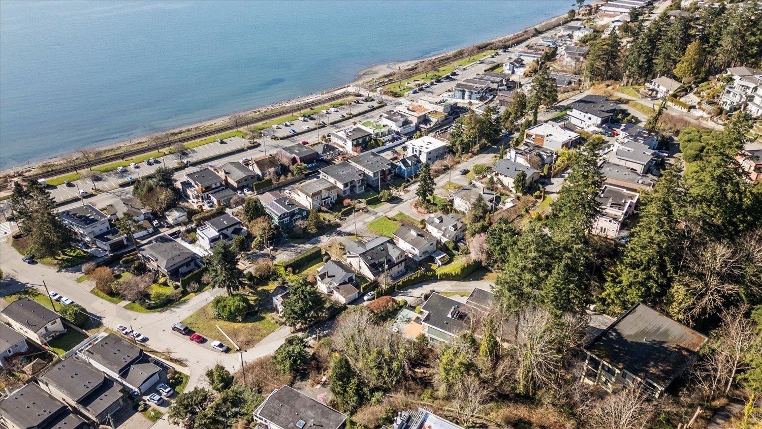 14667 W Beach Avenue, White Rock, British Columbia  V4B 2T9 - Photo 21 - R3096917