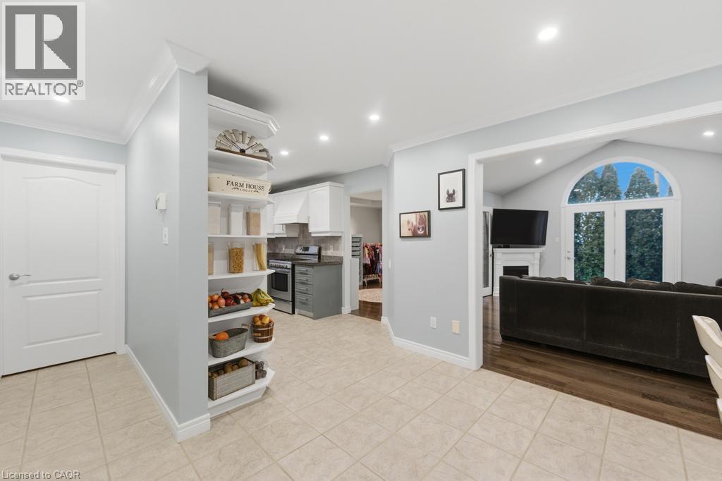 7 Vidal Court, Grimsby, Ontario  L3M 5R8 - Photo 4 - 40810267