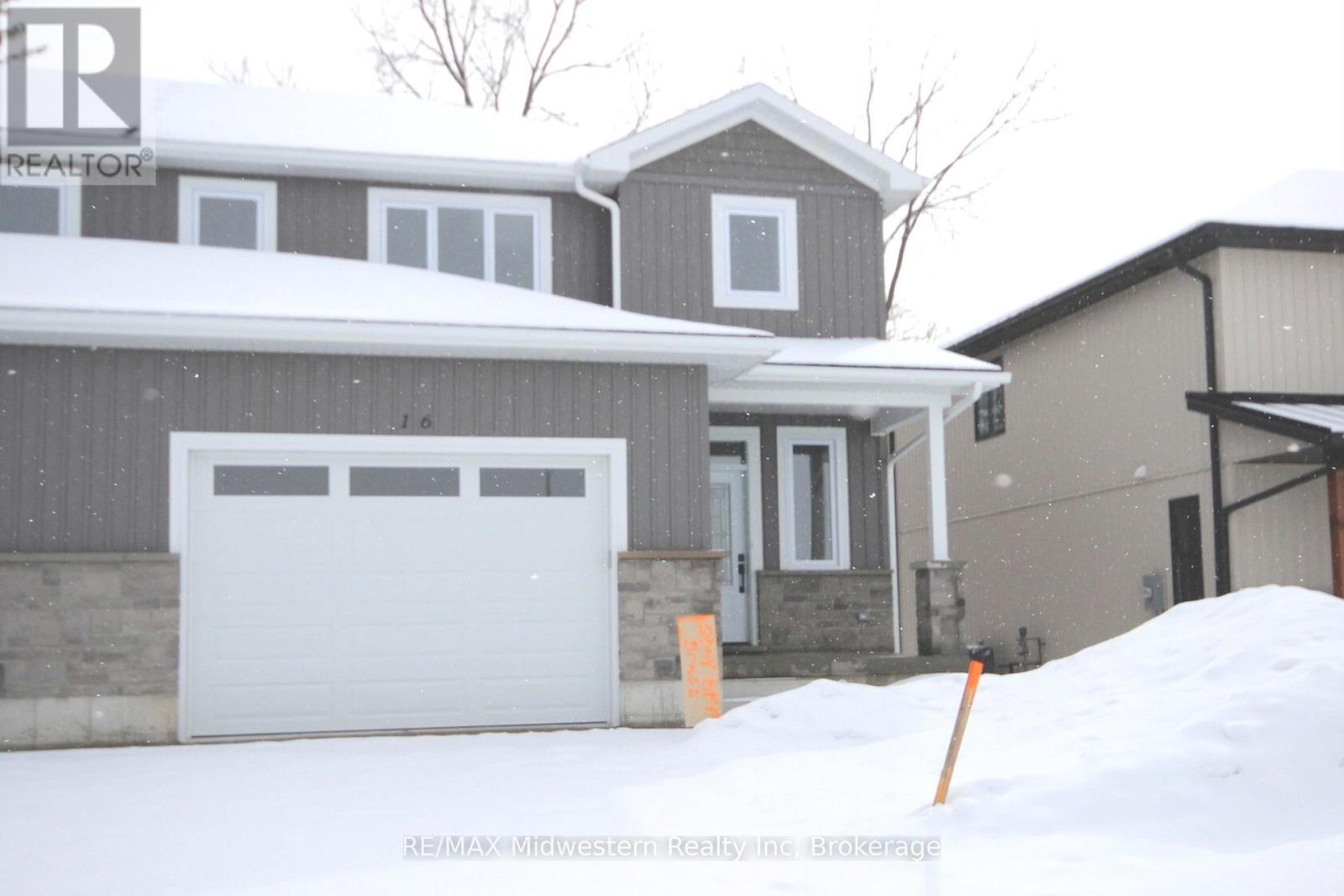 16 ROBERTS STREET N, Huron East, Ontario