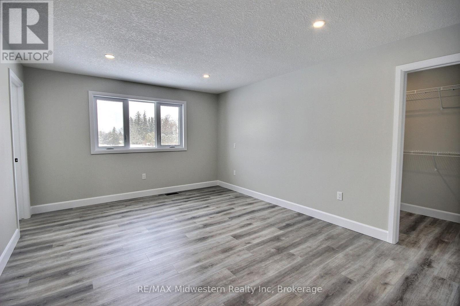 14 Roberts Street N, Huron East, Ontario  N0G 1B0 - Photo 8 - X12855152