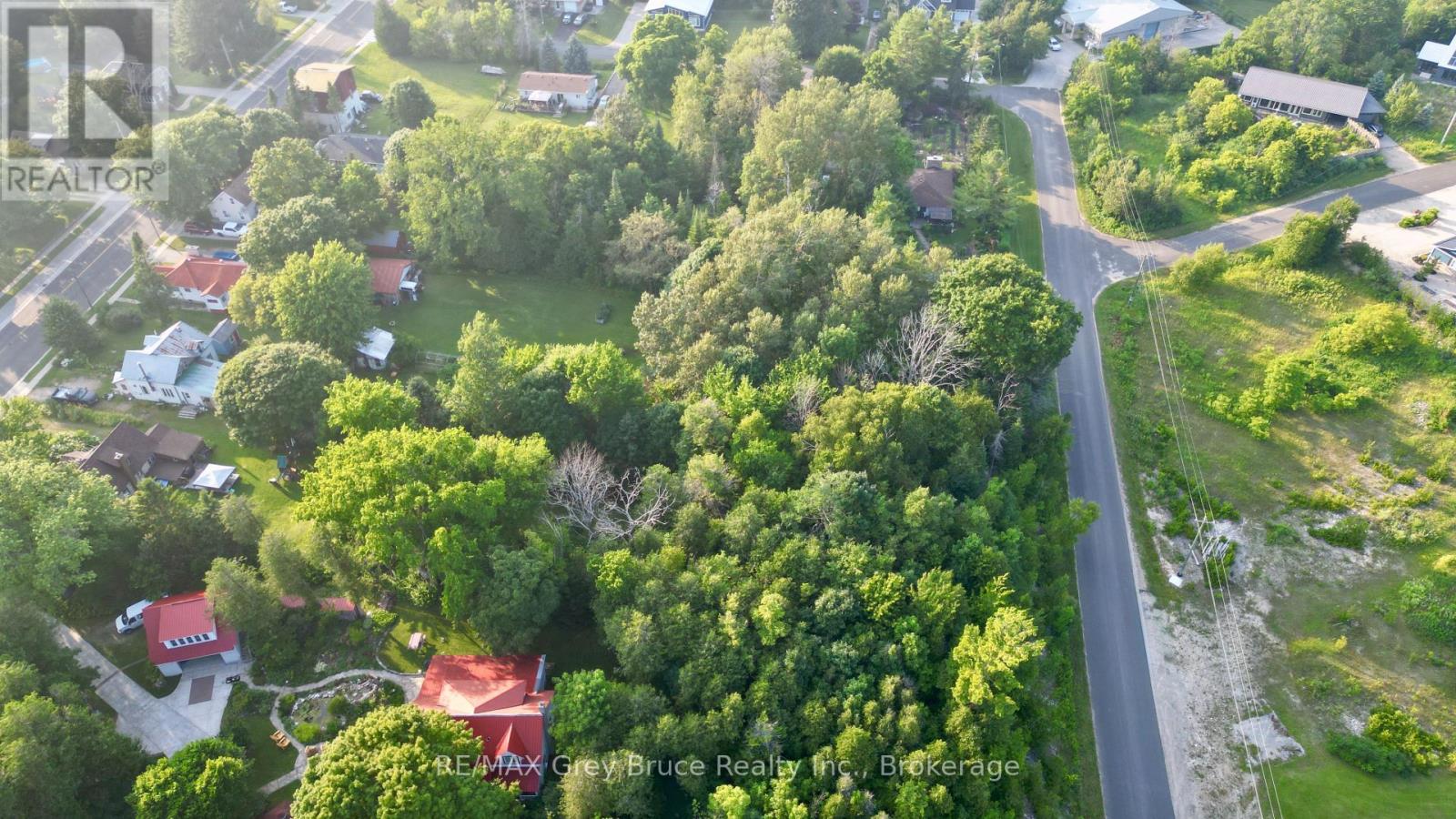 32 Helen Street, Northern Bruce Peninsula, Ontario  N0H 1W0 - Photo 16 - X12855176