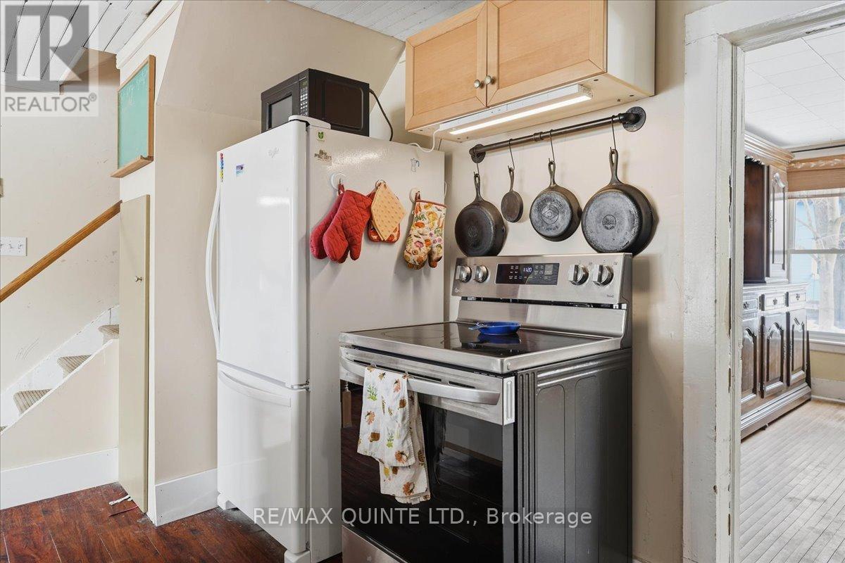 163 Main Street, Prince Edward County, Ontario  K0K 1G0 - Photo 11 - X12855046