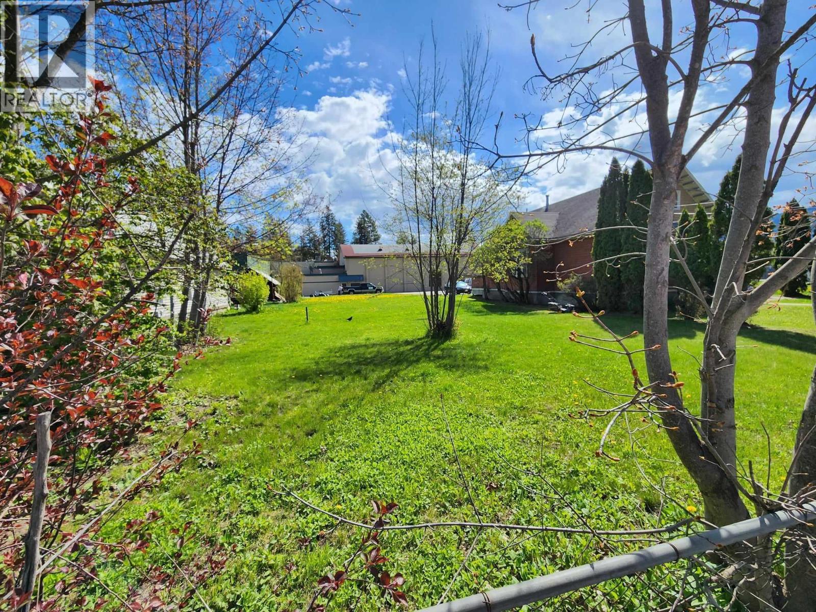 2171 Shuswap Avenue, Lumby, British Columbia