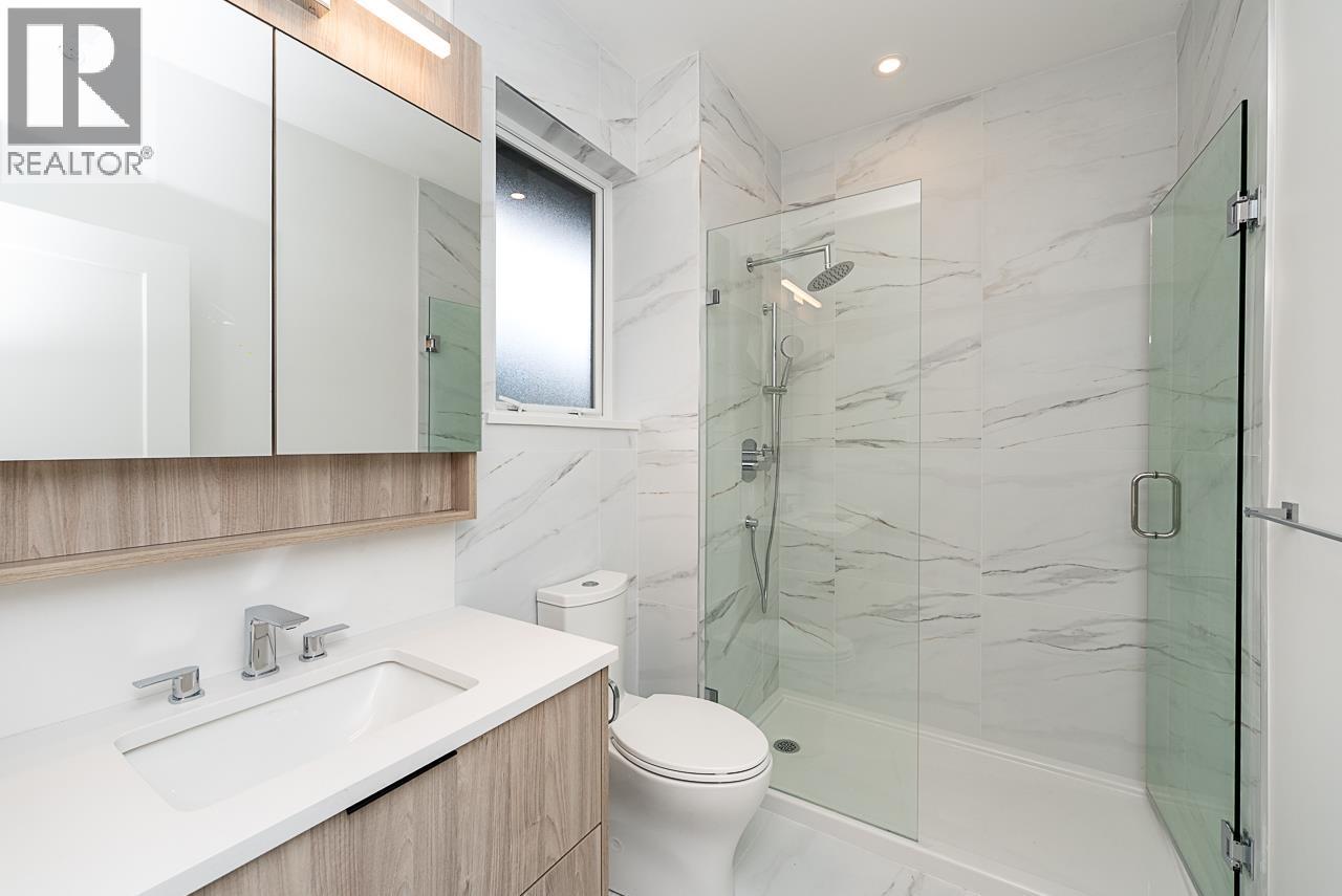 207 7161 17th Avenue, Burnaby, British Columbia  V3N 0K1 - Photo 29 - R3094818