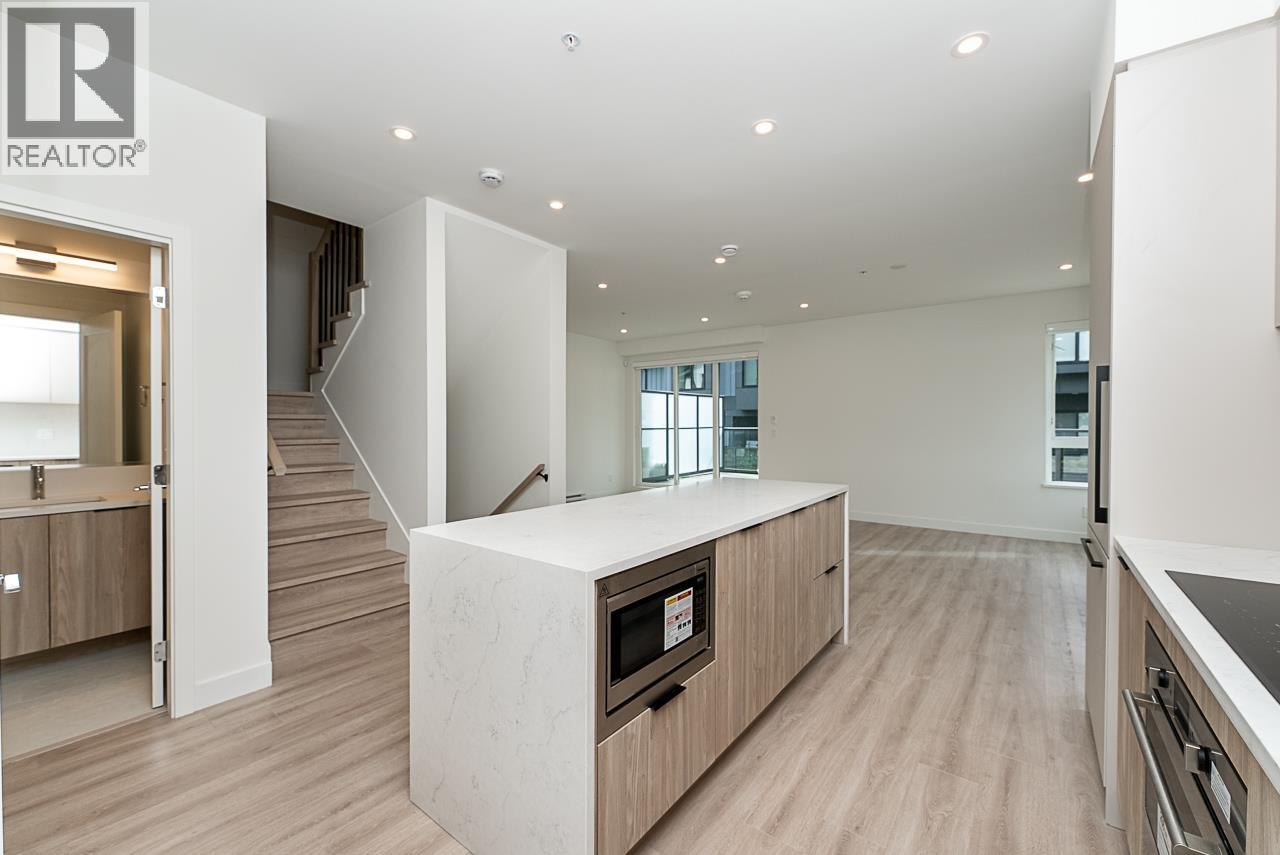 207 7161 17th Avenue, Burnaby, British Columbia  V3N 0K1 - Photo 12 - R3094818