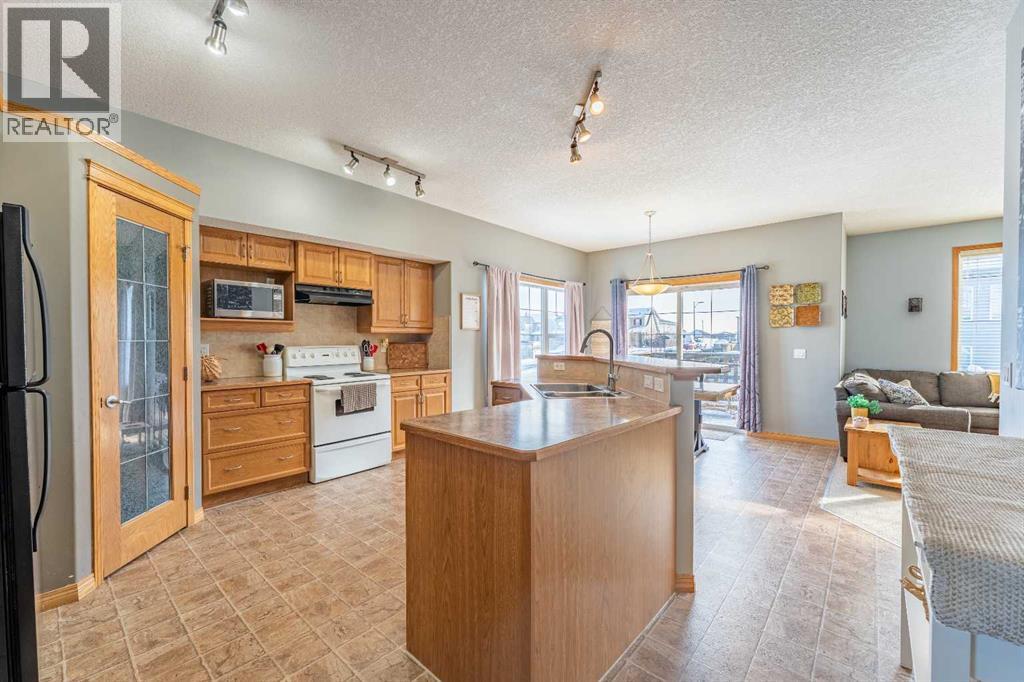 2051 Sagewood Rise Sw, Airdrie, Alberta  T4B 3N7 - Photo 5 - A2289803