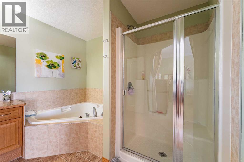 2051 Sagewood Rise Sw, Airdrie, Alberta  T4B 3N7 - Photo 14 - A2289803