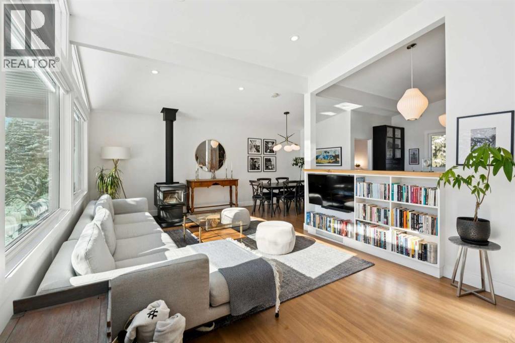 2440 Cherokee Drive Nw, Calgary, Alberta  T2L 0X7 - Photo 6 - A2290263