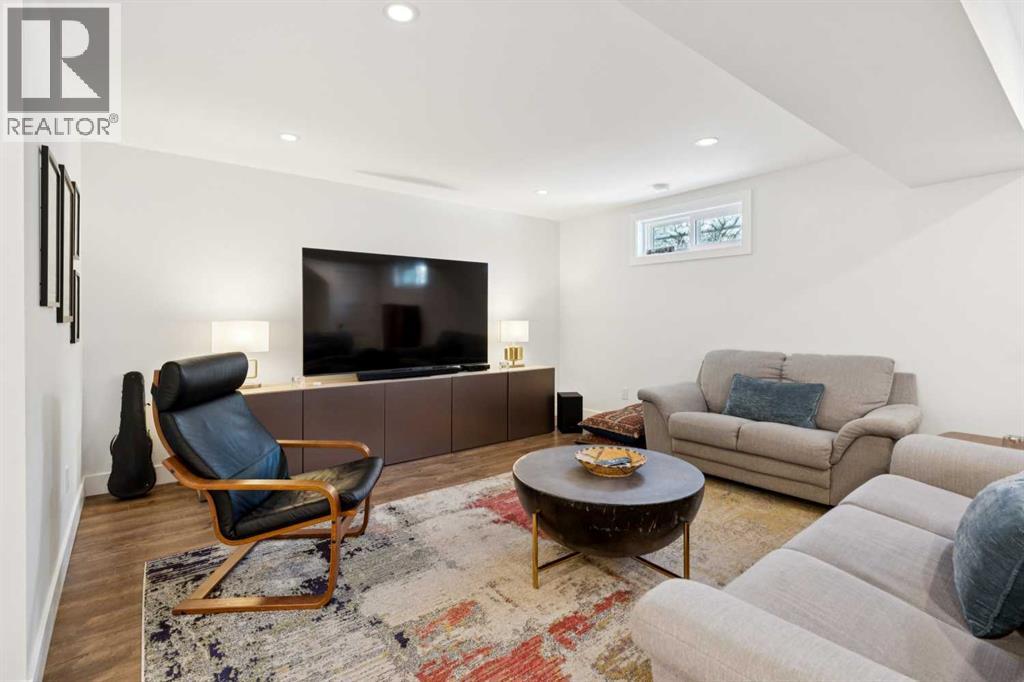 2440 Cherokee Drive Nw, Calgary, Alberta  T2L 0X7 - Photo 24 - A2290263