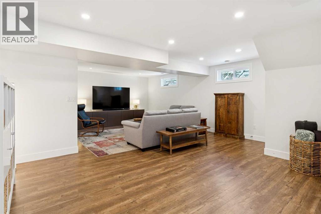 2440 Cherokee Drive Nw, Calgary, Alberta  T2L 0X7 - Photo 25 - A2290263